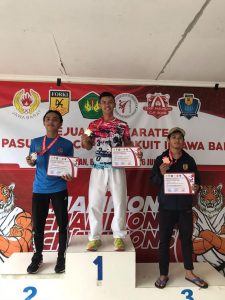 Atlet Karate Yonif 320/Badak Putih Rain Medali Di Kejurda Karate Serkuit II Jawa Barat