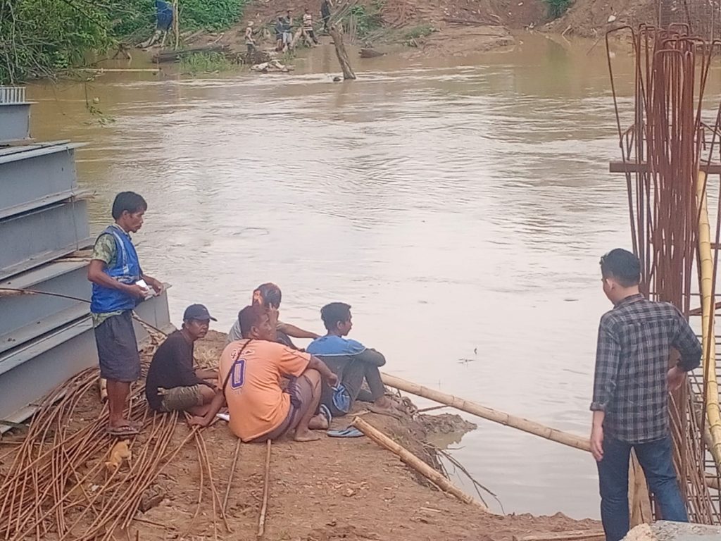 Tahun 2023, Proyek Pembangunan Jembatan Jatipulo T. A 2022 Masih Saja Dikerjakan, Kok Bisa?,,,