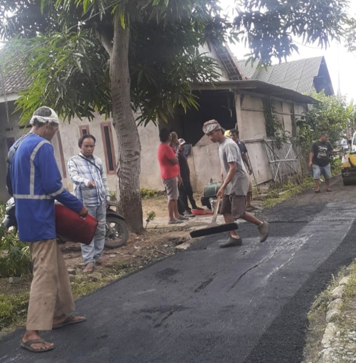 Proyek Pemeliharaan Hotmix Desa Cikande, Kurangi Volume Ketebalan, Diduga Camat Jayanti Di Tutup Mata