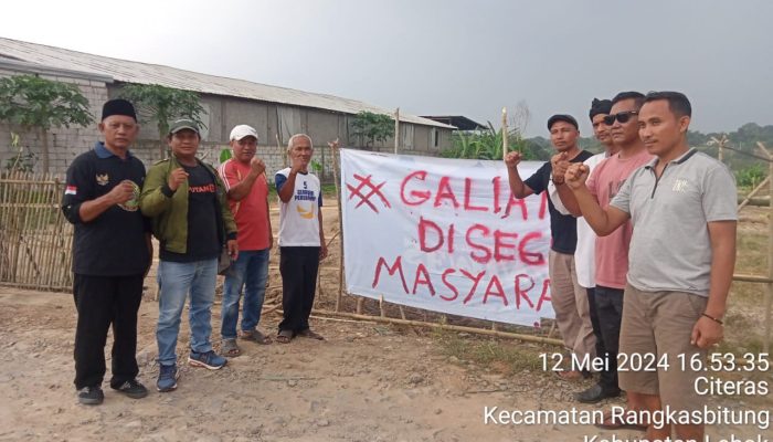 Warga Kampung Cikasantren Menutup Kegiatan Galian Milik PT. Berkah Halal Toyib