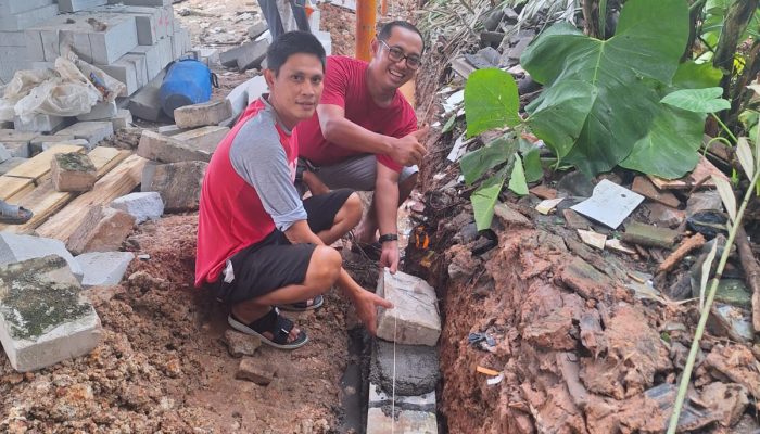 Oman Saputra Kades Cikande Berikan Apresiasi kepada Warga RT 003/011 Perum Griya Asri Cluster Cempaka 1 dan Pihak” Yang Ikut Membantu Proyek TPP