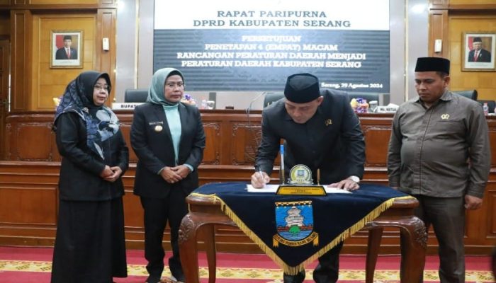 Empat Macam Raperda Ditetapkan menjadi Perda Kabupaten Serang